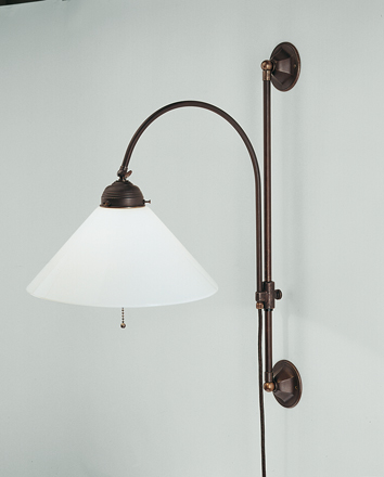 Berliner MessinglampenDuvar lambası Spreebogen