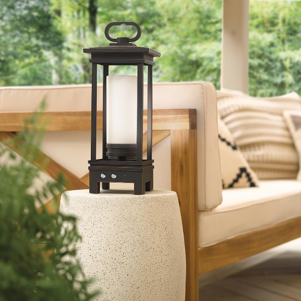 South Hope Taşınabilir Bluetooth Hoparlörlü Fener - AB fişi - Rubbed Bronze der Firma Elstead